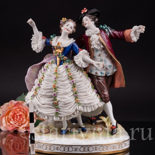 Фарфоровая композиция Танцовщица Камарго с кавалером, кружевная, Volkstedt, Германия, до 1935 г.