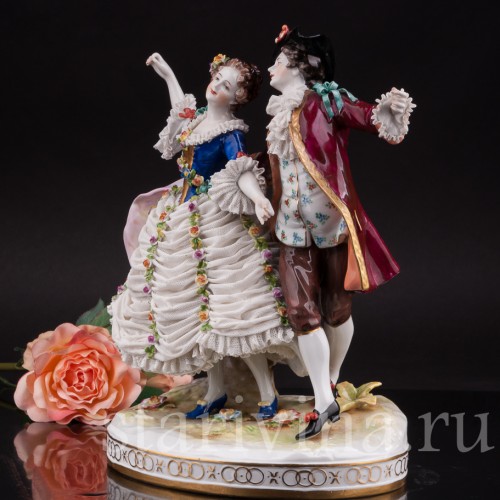 Фарфоровая композиция Танцовщица Камарго с кавалером, кружевная, Volkstedt, Германия, до 1935 г.