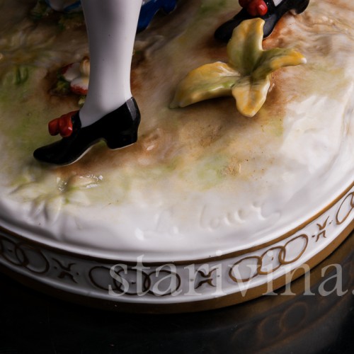 Фарфоровая композиция Танцовщица Камарго с кавалером, кружевная, Volkstedt, Германия, до 1935 г.