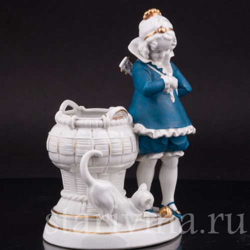 Старинная статуэтка Девочка с кошкой, Hertwig & Co, Германия, 1920-30 гг.