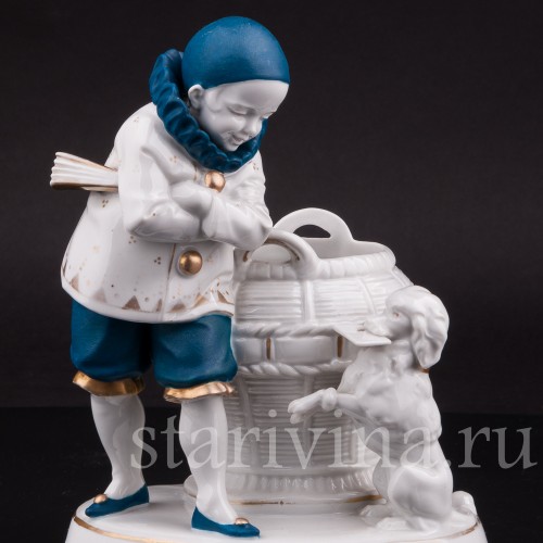 Фарфоровая статуэтка мальчика Пьеро с пуделем, Hertwig & Co, Германия, 1920-30 гг.