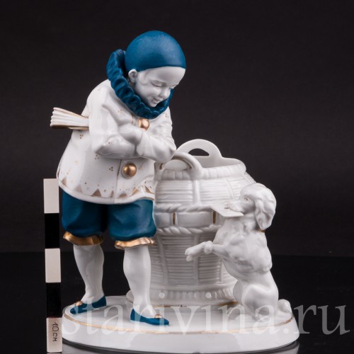 Фарфоровая статуэтка мальчика Пьеро с пуделем, Hertwig & Co, Германия, 1920-30 гг.