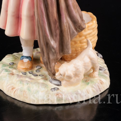 Фарфоровая фигурка Девочка со щенками, Royal Doulton, Великобритания, вт. пол. 20 века.