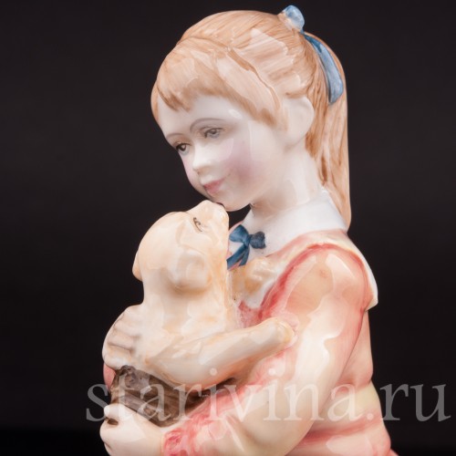 Фарфоровая фигурка Девочка со щенками, Royal Doulton, Великобритания, вт. пол. 20 века.