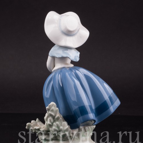 Фигурка из фарфора Девочка в шляпке, Lladro, Испания, вт пол. 20 века.