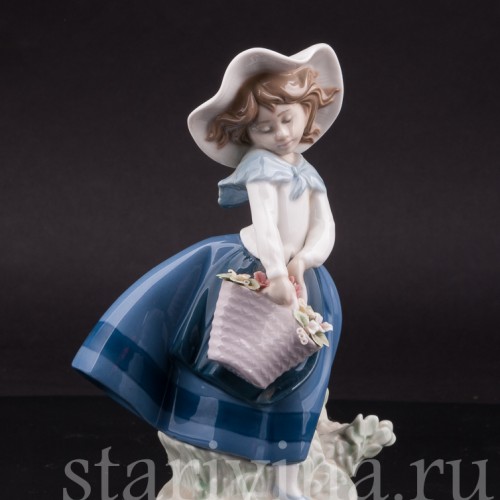 Фигурка из фарфора Девочка в шляпке, Lladro, Испания, вт пол. 20 века.