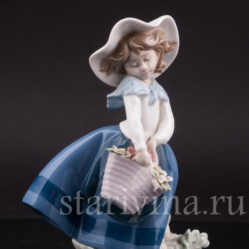 Фигурка из фарфора Девочка в шляпке, Lladro, Испания, вт пол. 20 века.