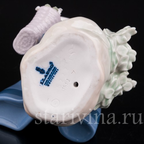 Фигурка из фарфора Девочка в шляпке, Lladro, Испания, вт пол. 20 века.