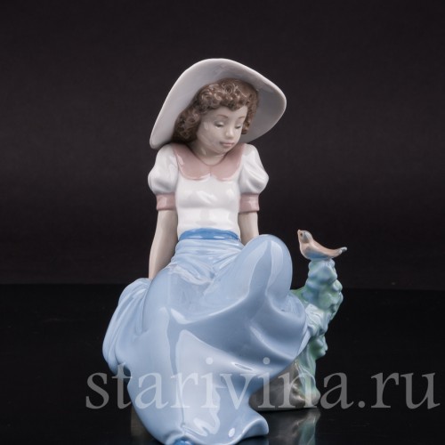 Фигурка из фарфора Девушка с птичкой, NAO, Испания, 1987 г.