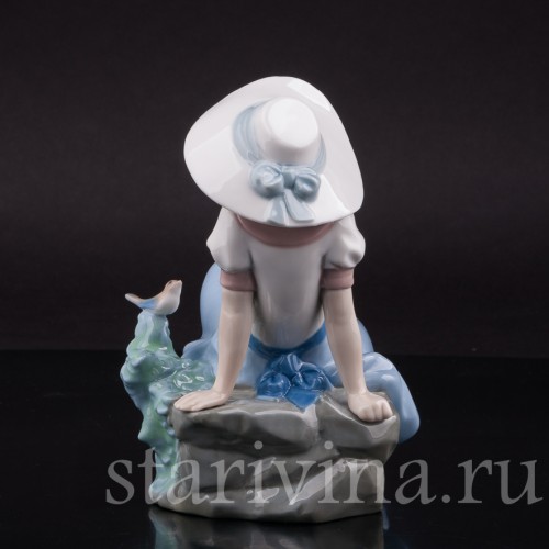 Фигурка из фарфора Девушка с птичкой, NAO, Испания, 1987 г.