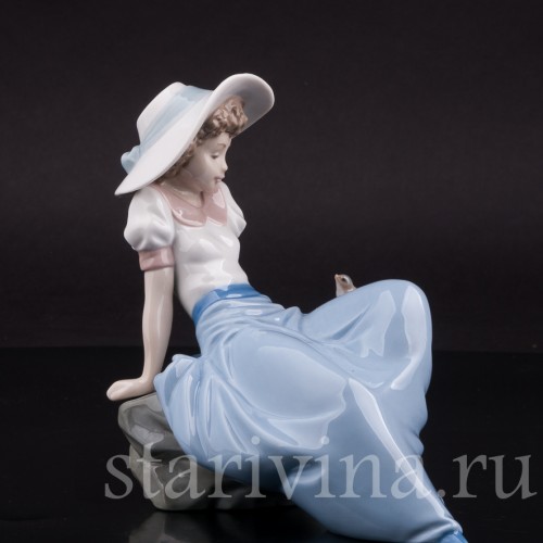 Фигурка из фарфора Девушка с птичкой, NAO, Испания, 1987 г.