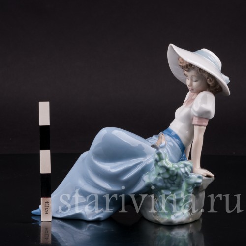 Фигурка из фарфора Девушка с птичкой, NAO, Испания, 1987 г.