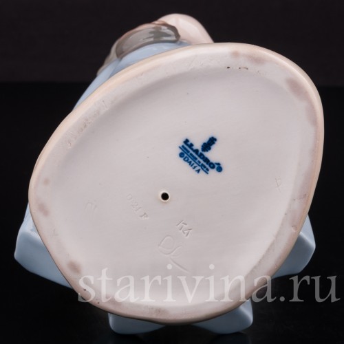 Фигурка девочки из фарфора Продавщица шариков, Lladro, Испания, вт. пол. 20 в.