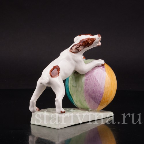 Фаянсовая фигурка Собака с мячиком, von Marcell GOLDSCHEIDER With Myott Son & Co, Англия, 1940-60 гг.
