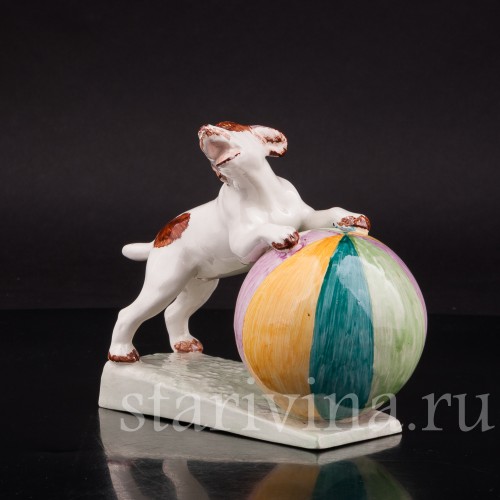 Фаянсовая фигурка Собака с мячиком, von Marcell GOLDSCHEIDER With Myott Son & Co, Англия, 1940-60 гг.