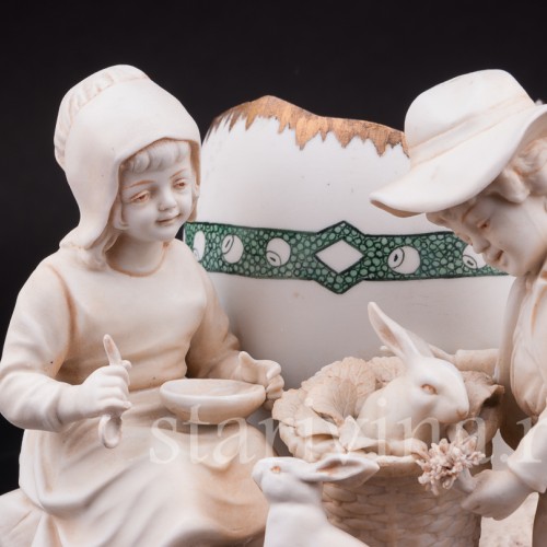 Фарфоровая композиция Пара, кормящая кроликов, Muller & Co, Германия, 1907-52 гг.