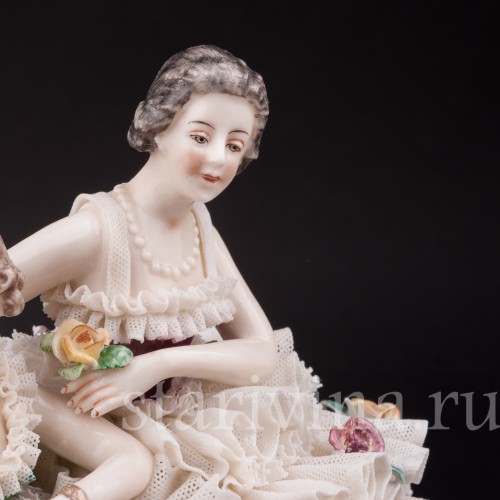 Фарфоровая статуэтка Две балерины на кресле, кружевная, Ackermann & Fritze, Германия, пер. пол. 20 в.