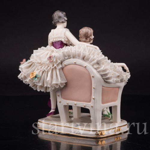 Фарфоровая статуэтка Две балерины на кресле, кружевная, Ackermann & Fritze, Германия, пер. пол. 20 в.