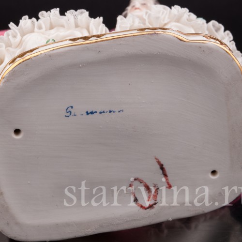 Фарфоровая статуэтка Две балерины на кресле, кружевная, Ackermann & Fritze, Германия, пер. пол. 20 в.