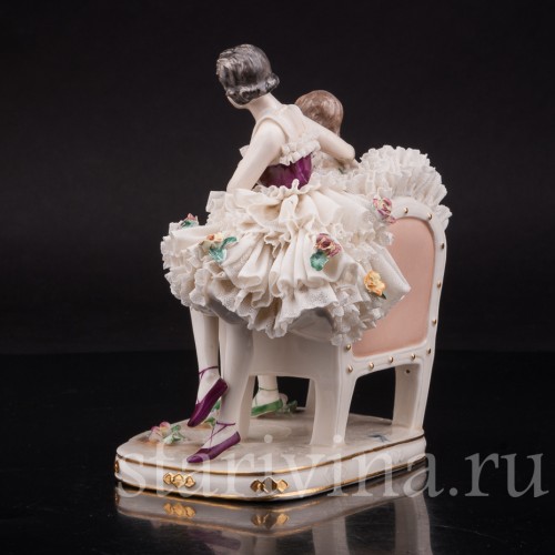 Фарфоровая статуэтка Две балерины на кресле, кружевная, Ackermann & Fritze, Германия, пер. пол. 20 в.
