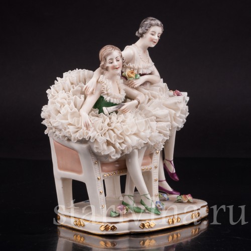 Фарфоровая статуэтка Две балерины на кресле, кружевная, Ackermann & Fritze, Германия, пер. пол. 20 в.