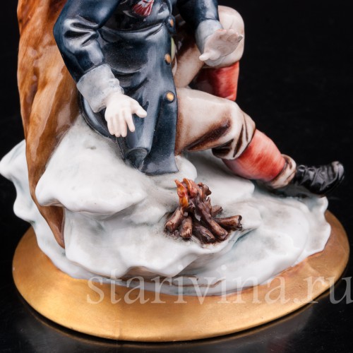 Фарфоровая статуэтка мальчика Аллегория зимы, Capodimonte, Италия, вт. пол. 20 века.