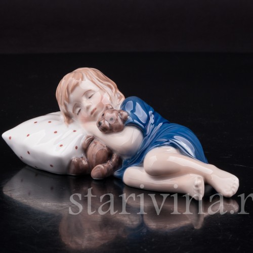 Фигурка из фарфора Спящая девочка с мишкой, Royal Copenhagen, Дания, 1999-2004 гг.