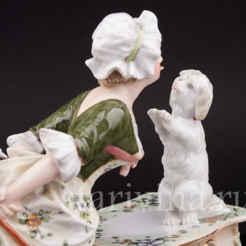 Горничная с собачкой, Volkstedt, Германия, кон. 19 в