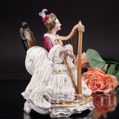 Фарфоровая композиция Дама с арфой, кружевная, E. A. Muller, Германия, кон. 19 - нач. 20 вв.