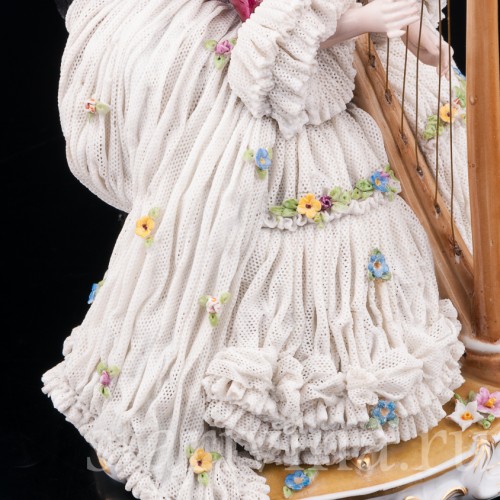 Фарфоровая композиция Дама с арфой, кружевная, E. A. Muller, Германия, кон. 19 - нач. 20 вв.