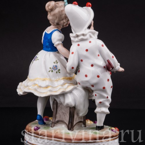 Фарфоровая статуэтка Мальчик арлекин и девочка, Unterweissbach, Германия, кон. 19 - нач. 20 вв.