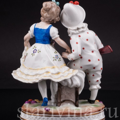 Фарфоровая статуэтка Мальчик арлекин и девочка, Unterweissbach, Германия, кон. 19 - нач. 20 вв.