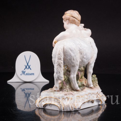 Статуэтка из фарфора Младенец с овечкой (Иоанн Креститель с Агнцем), Meissen, Германия, сер. 19 - нач. 20 вв.