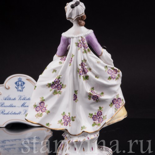 Статуэтка из фарфора Девушка в сиреневом, Volkstedt, Германия, до 1935 года.