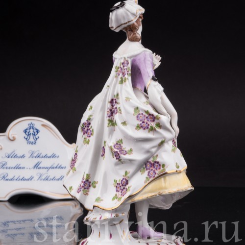 Статуэтка из фарфора Девушка в сиреневом, Volkstedt, Германия, до 1935 года.