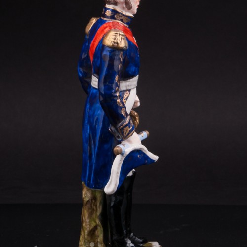 Фарфоровая статуэтка Маршала Луи-Габриэль Сюше, Porcelaine de Paris, Франция, сер. 20 века.