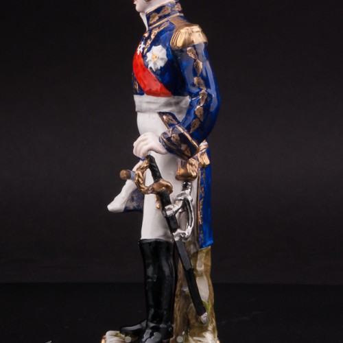 Фарфоровая статуэтка Маршала Луи-Габриэль Сюше, Porcelaine de Paris, Франция, сер. 20 века.