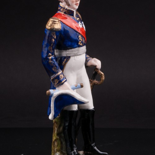 Фарфоровая статуэтка Маршала Луи-Габриэль Сюше, Porcelaine de Paris, Франция, сер. 20 века.