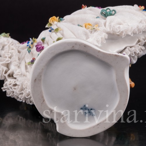 Статуэтка из фарфора Танцовщица Весна, кружевная, Volkstedt, Германия, нач. 20 в.