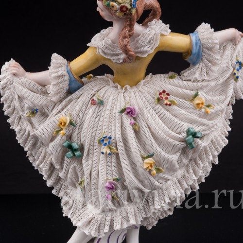 Статуэтка из фарфора Танцовщица Весна, кружевная, Volkstedt, Германия, нач. 20 в.