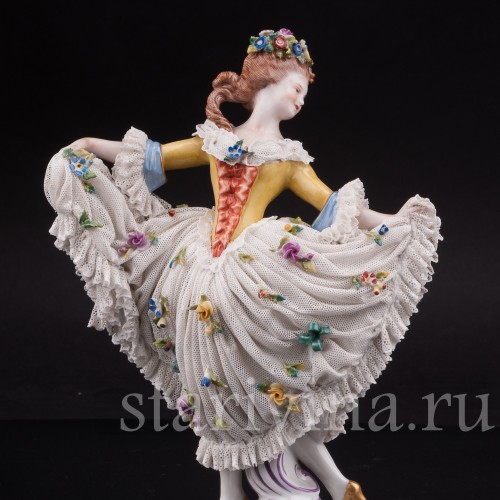 Статуэтка из фарфора Танцовщица Весна, кружевная, Volkstedt, Германия, нач. 20 в.