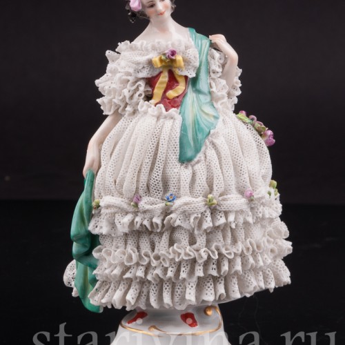 Фарфоровая статуэтка Девушка с зеленой шалью, кружевная, Volkstedt, Германия, кон. 19, нач. 20 вв.