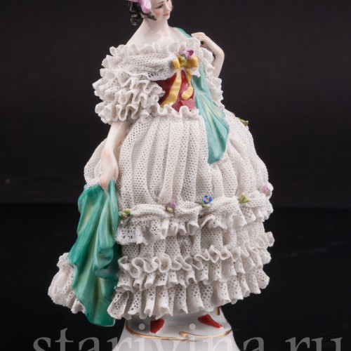 Фарфоровая статуэтка Девушка с зеленой шалью, кружевная, Volkstedt, Германия, кон. 19, нач. 20 вв.