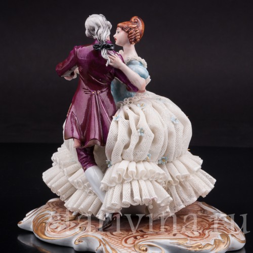 Фарфоровая фигурка Танцующая пара, кружевная, Capodimonte, Италия, вт пол. 20 века.