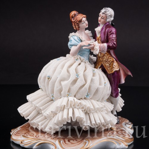 Фарфоровая фигурка Танцующая пара, кружевная, Capodimonte, Италия, вт пол. 20 века.