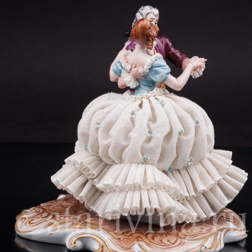 Фарфоровая фигурка Танцующая пара, кружевная, Capodimonte, Италия, вт пол. 20 века.
