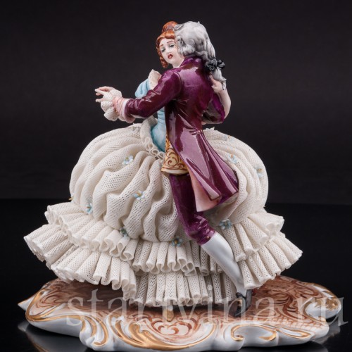 Фарфоровая фигурка Танцующая пара, кружевная, Capodimonte, Италия, вт пол. 20 века.