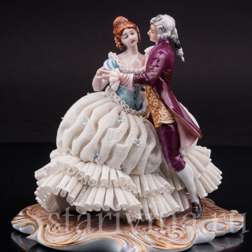 Фарфоровая фигурка Танцующая пара, кружевная, Capodimonte, Италия, вт пол. 20 века.