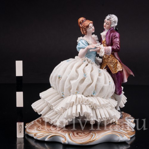 Фарфоровая фигурка Танцующая пара, кружевная, Capodimonte, Италия, вт пол. 20 века.