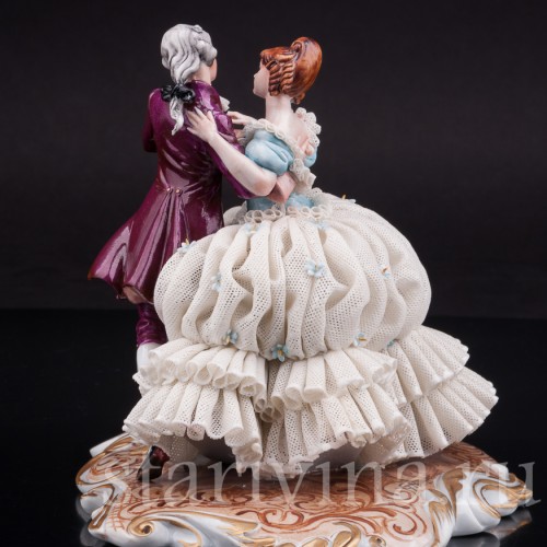 Фарфоровая фигурка Танцующая пара, кружевная, Capodimonte, Италия, вт пол. 20 века.